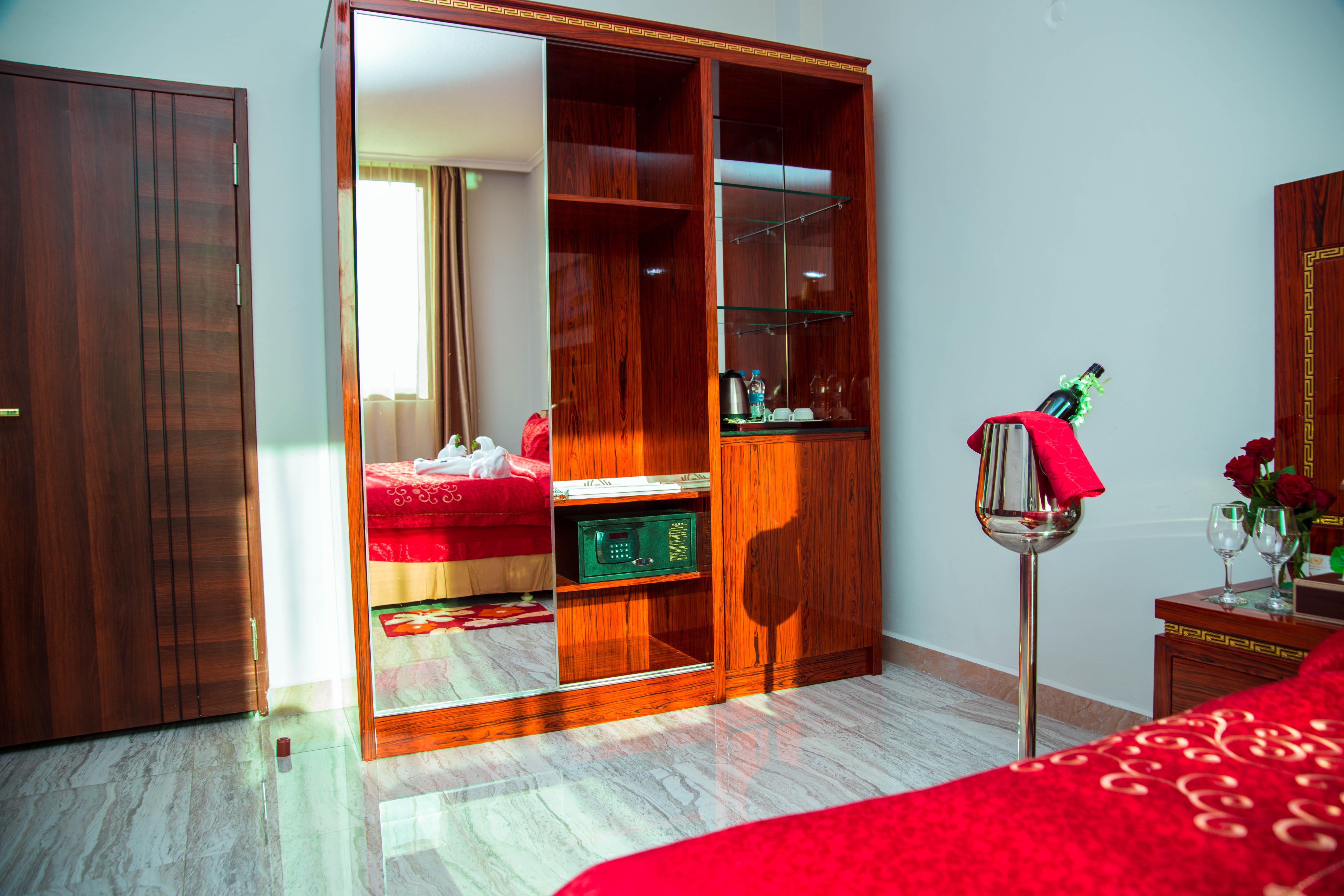 Tiffany Diamond Ltd - Makunganya Hotel